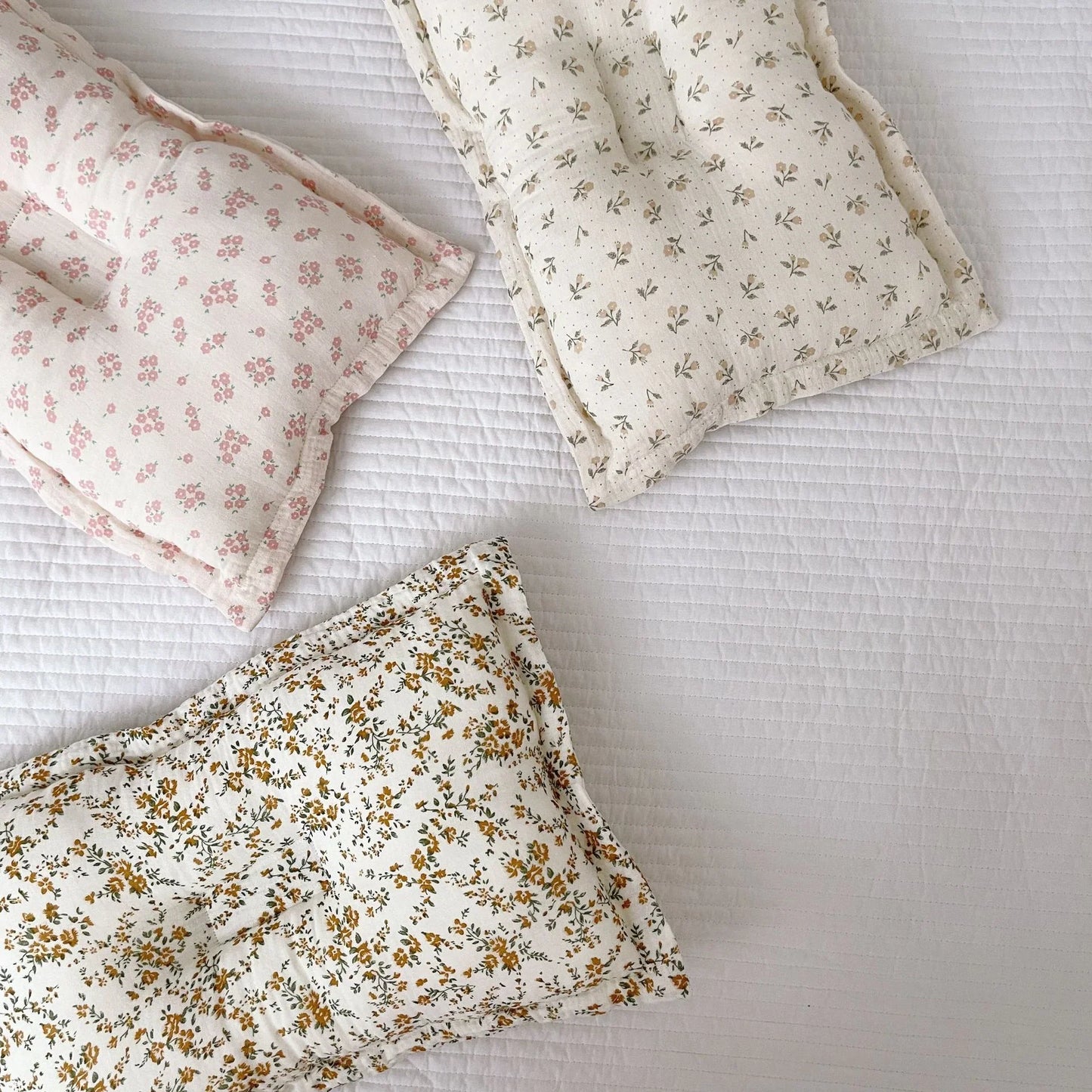 Floral Muslin Pillow & Blanket Set Bunnito
