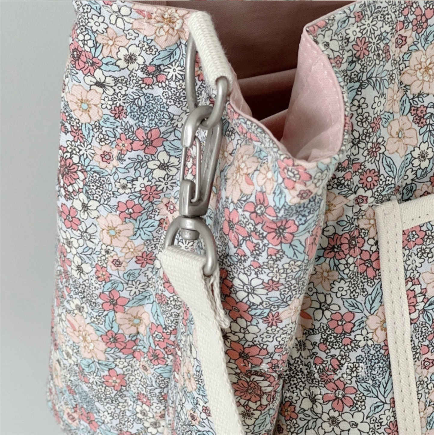 Flower Space Changing Bag Bunnito