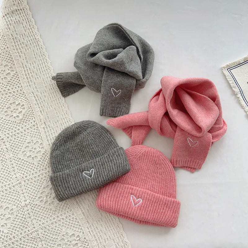Soft Wool Embroidery Heart Beanie Bunnito